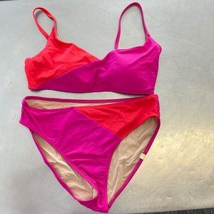 Summersalt bathing suit. Perfect condition. Size 4 top and bottom.